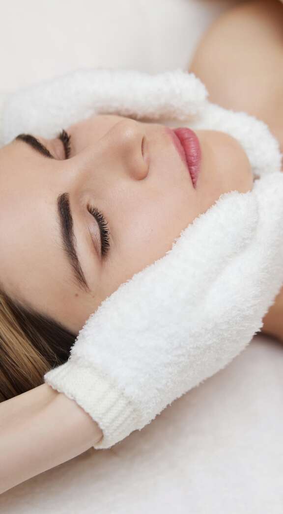Gesichtsreinigung und Gesichtsbehandlung bei Inanna Wellness Berlin